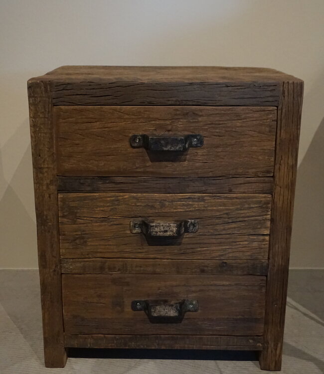 Rene Houtman Oud Houten Nachtkastje | 3 Lades | H60 x B50 x D35 cm