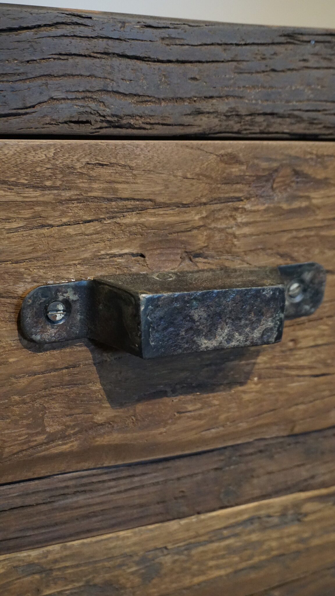 Rene Houtman Oud Houten Nachtkastje | 3 Lades | H60 x B50 x D35 cm