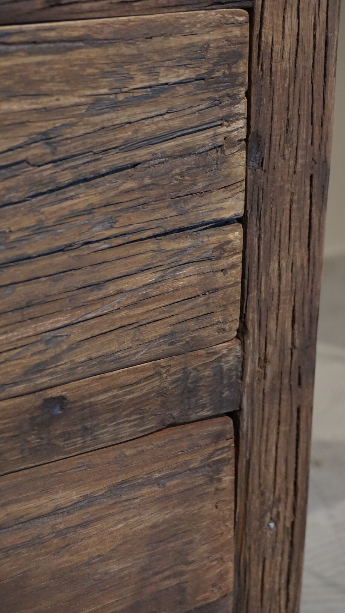 Rene Houtman Oud Houten Nachtkastje | 3 Lades | H60 x B50 x D35 cm