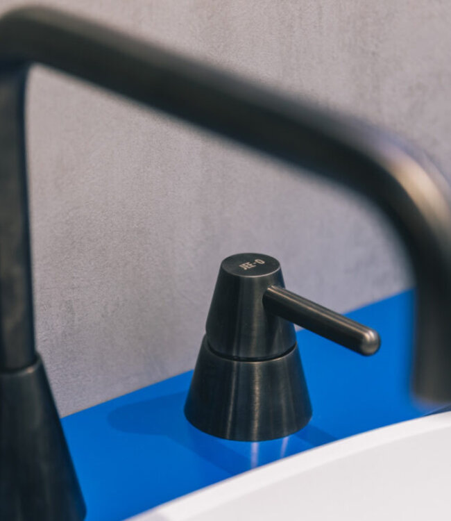 JEE-O Cone 2-Gats Wastafelkraan Laag | 2 Kleuren