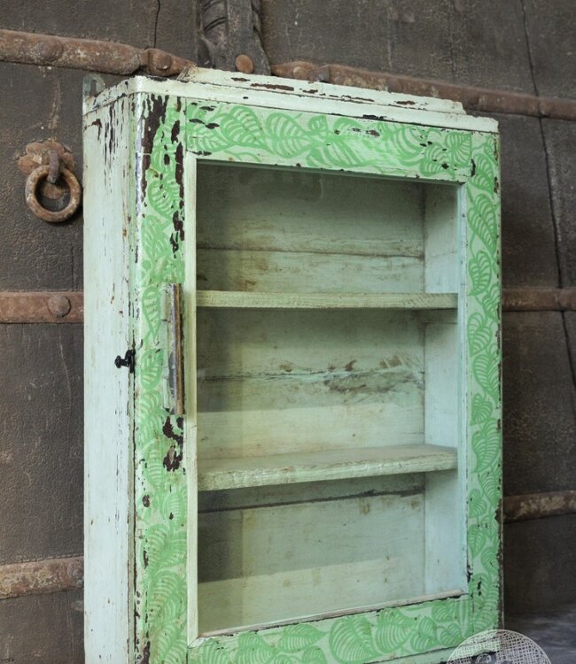 Be-Uniq Oud Vitrinekastje | India | H55 x B40 x D12 cm