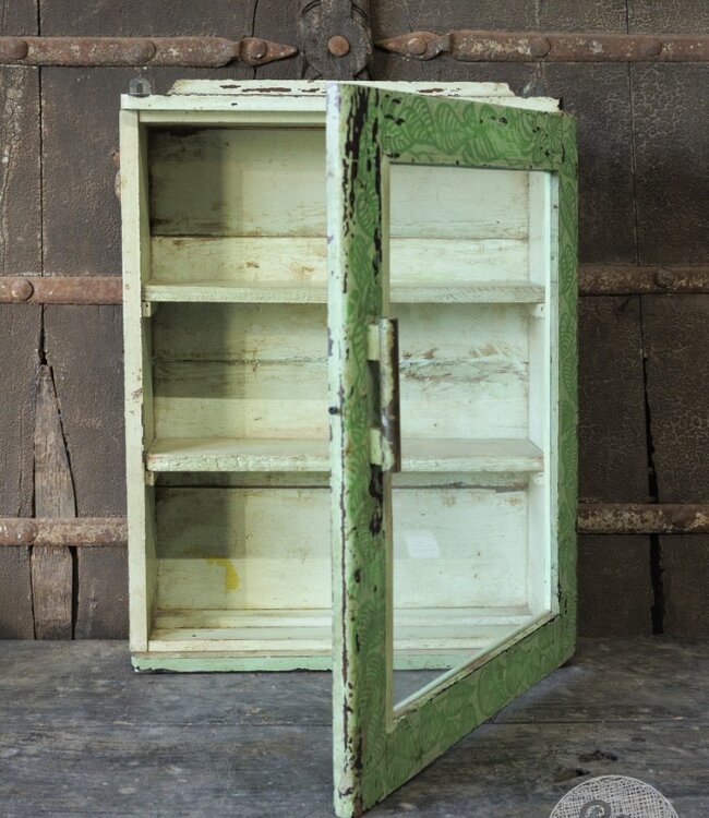 Be-Uniq Oud Vitrinekastje | India | H55 x B40 x D12 cm