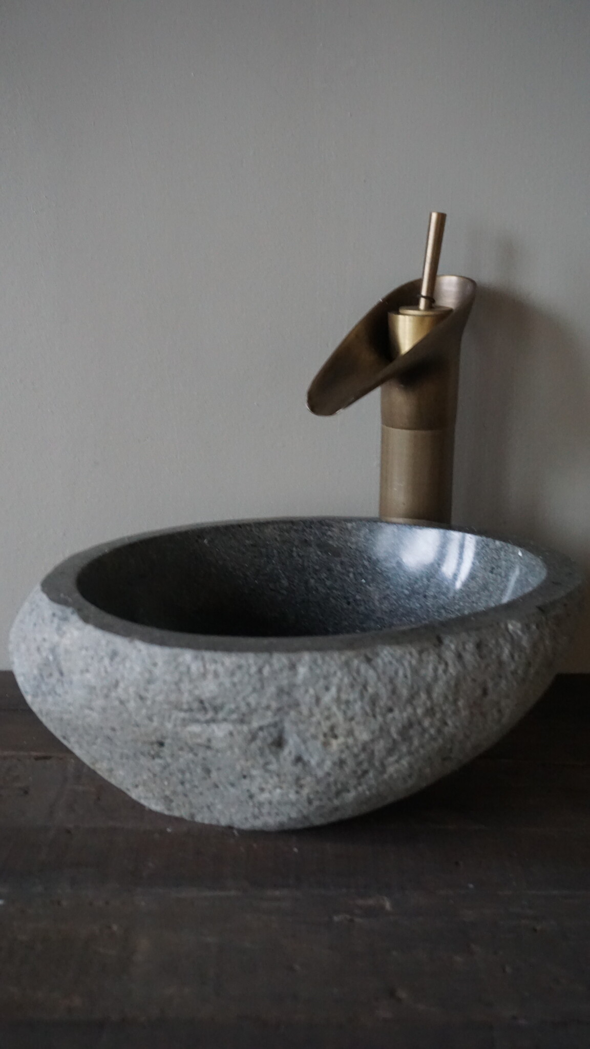 Rene Houtman Kleine Stenen Waskom + Spoelgat | H13 x B30 x D25 cm