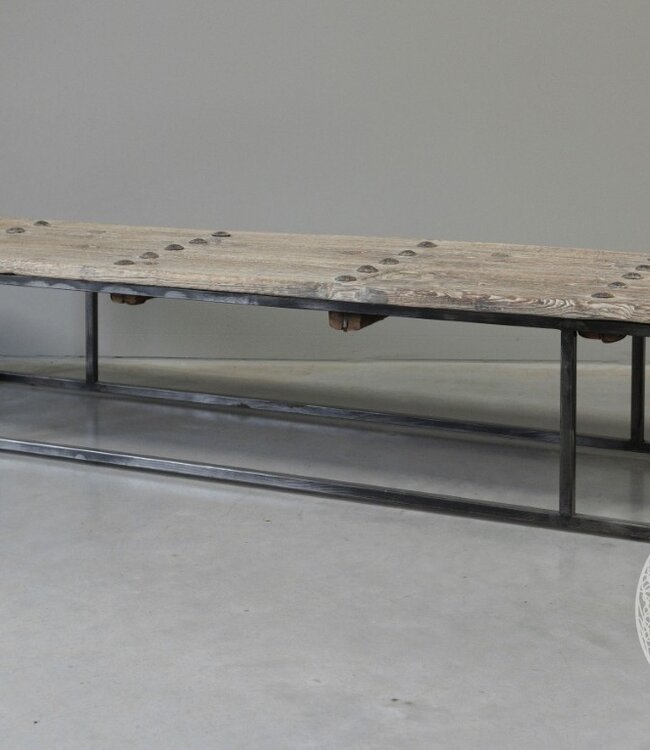 Be-Uniq Salontafel | Oude Deur | China | H38 x B172 x D46 cm