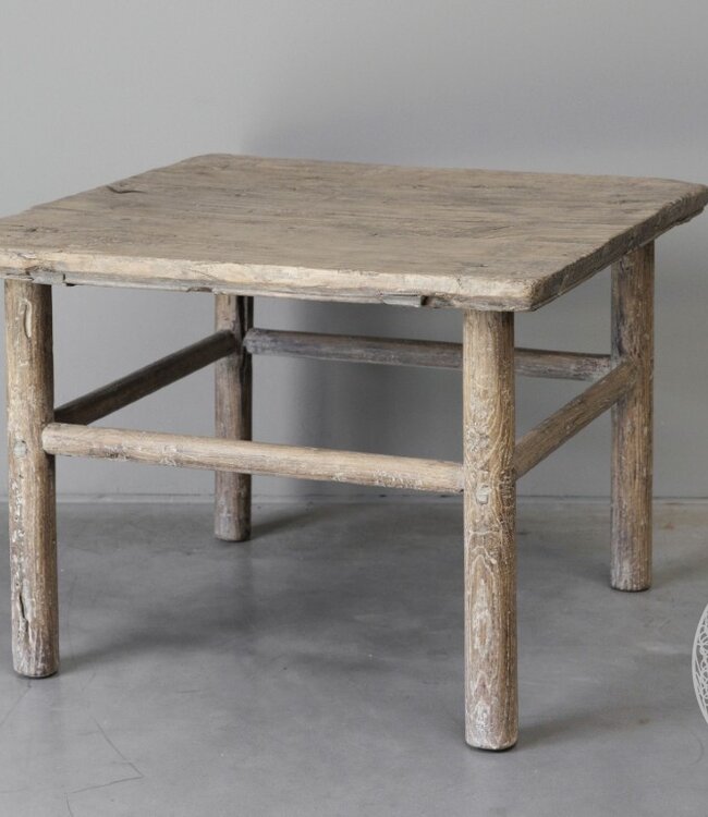 Be-Uniq Oude Bijzettafel | China | H50 x B69 x D66 cm