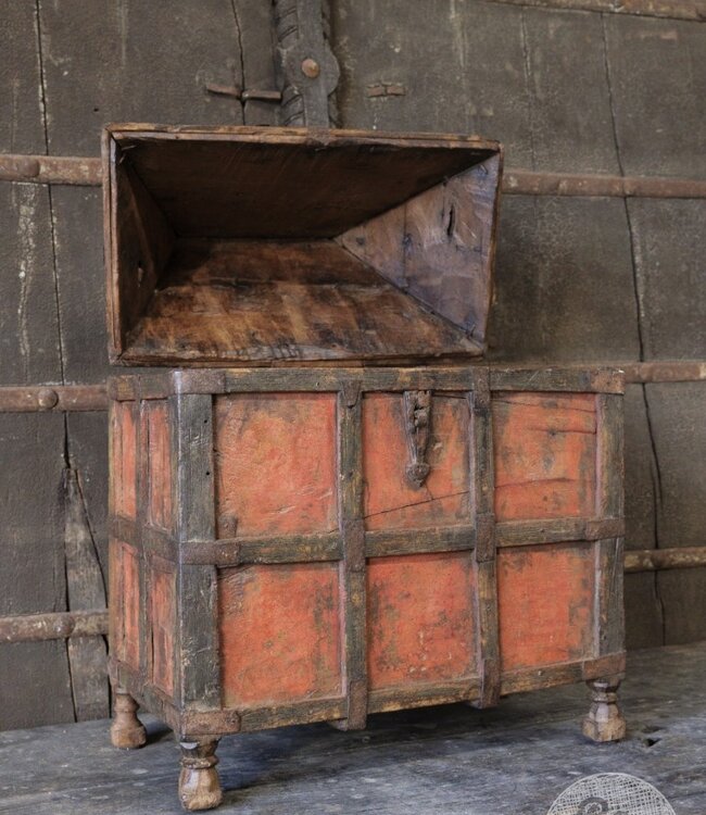 Be-Uniq Antieke Juwelenkist | India | H59 x B43 x D24 cm