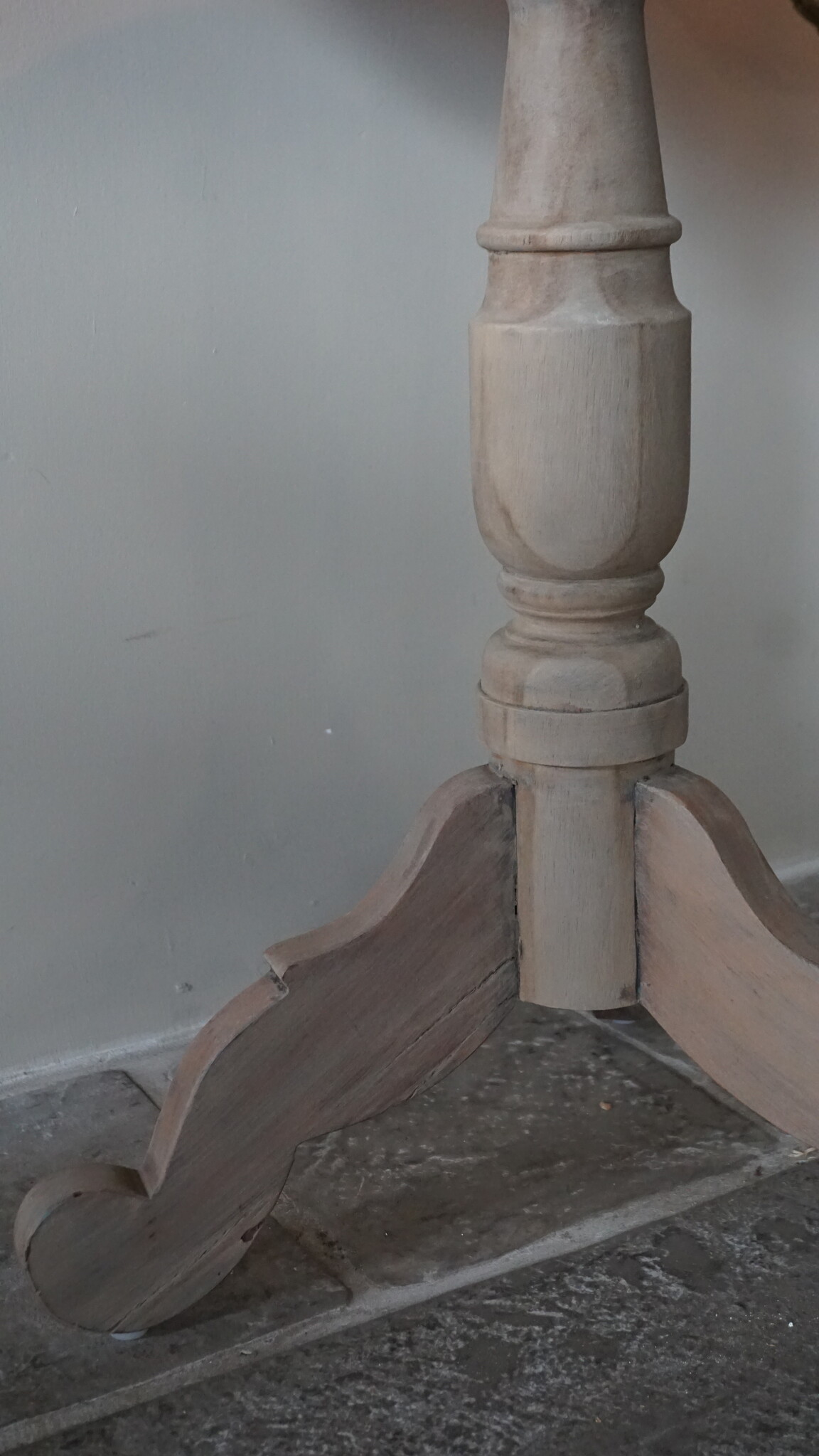 Rene Houtman Houten Wijntafel Willem | H71 x D50 cm