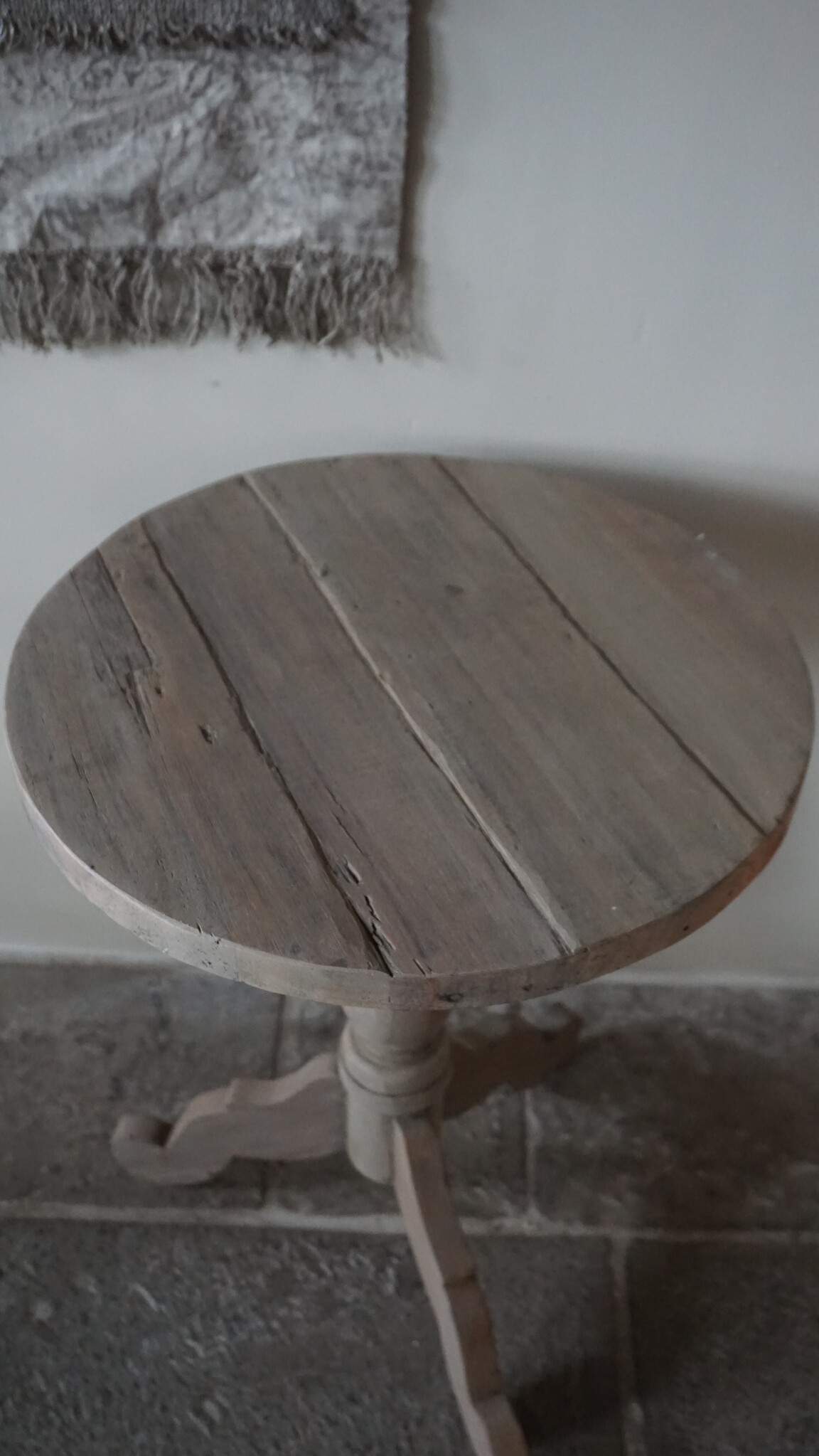 Rene Houtman Houten Wijntafel Willem | H71 x D50 cm