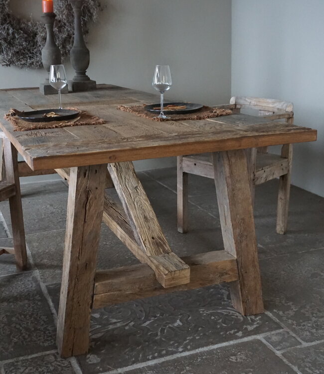 Rene Houtman Oud Eikenhouten Tafel | L270 x B99 x H79 cm