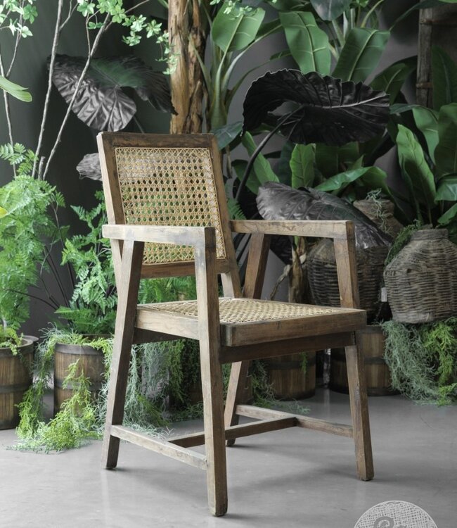 Be-Uniq Oude Armstoel | India | H92 x B55 x D54 cm