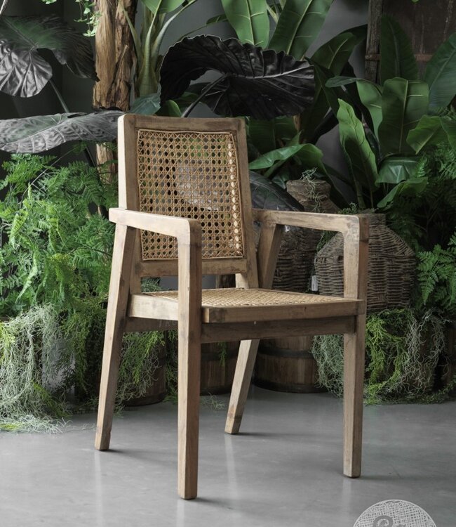 Be-Uniq Oude Armstoel | India | H92 x B55 x D54 cm