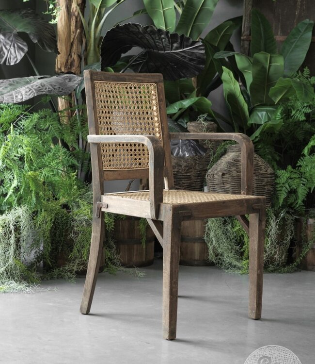 Be-Uniq Oude Armstoel | India | H92 x B55 x D54 cm