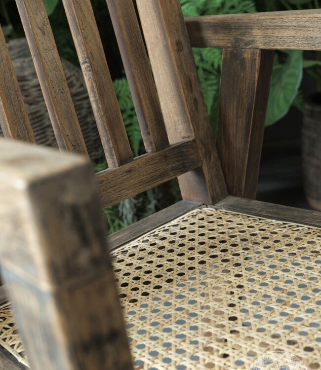 Be-Uniq Oude Armstoel | India | H94 x B53 x D54 cm