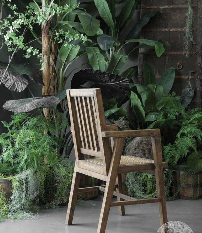 Be-Uniq Oude Armstoel | India | H94 x B53 x D54 cm