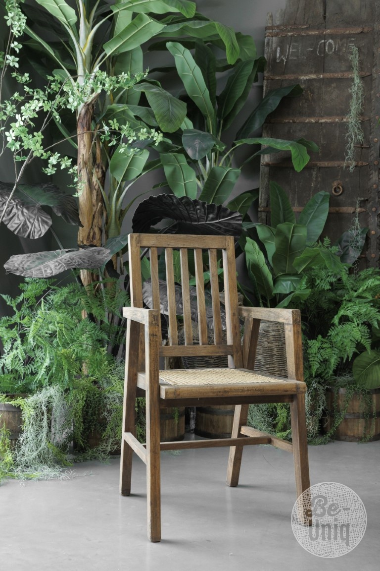Be-Uniq Oude Armstoel | India | H94 x B53 x D54 cm