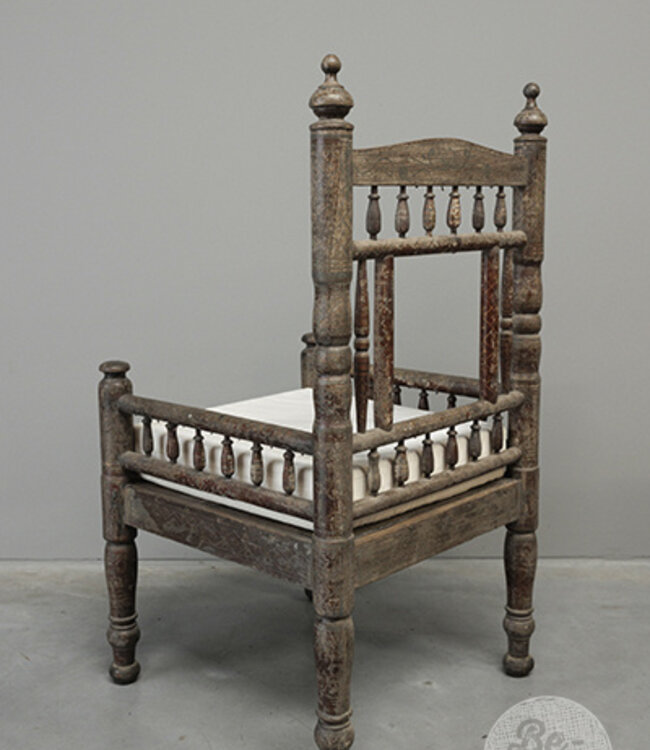 Be-Uniq Oude Dessert Stoel | India | H107 x B57 x D56 cm