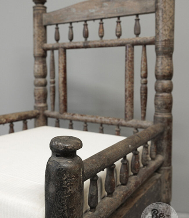 Be-Uniq Oude Dessert Stoel | India | H107 x B57 x D56 cm