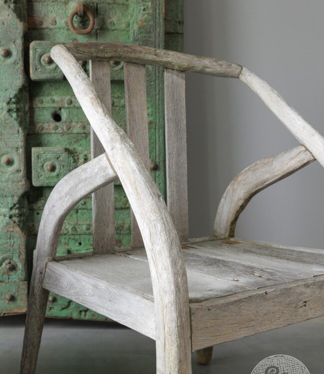 Be-Uniq Oude Verweerde Armstoel | Indonesië | H89 cm