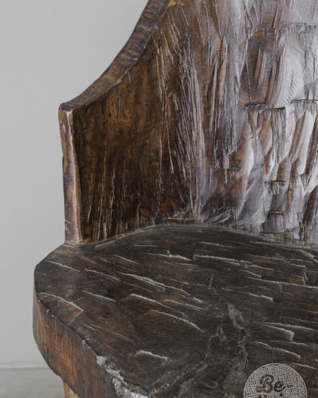 Be-Uniq Antieke Naga Stoel | India | H85 x B50 x D41 cm