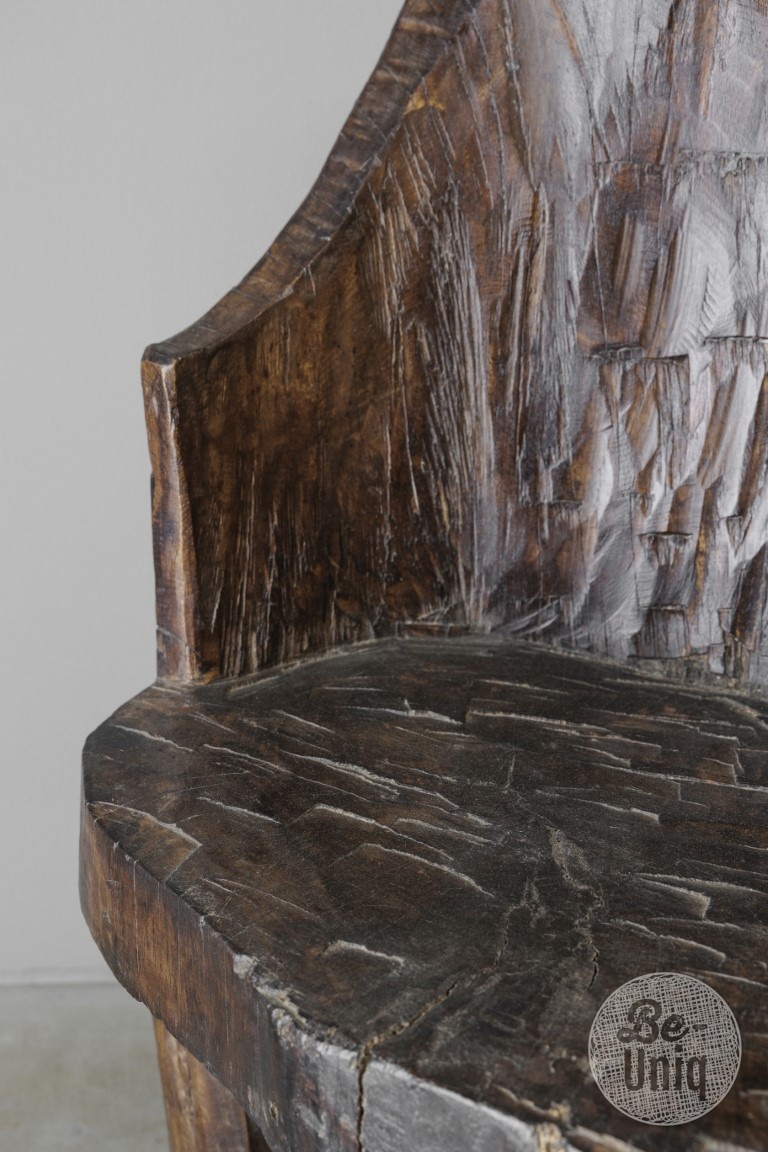 Be-Uniq Antieke Naga Stoel | India | H85 x B50 x D41 cm