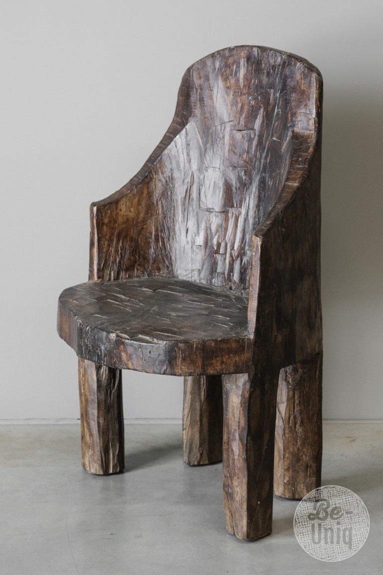 Be-Uniq Antieke Naga Stoel | India | H85 x B50 x D41 cm