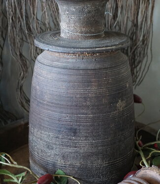 Hoffz Nepalese Houten Kruik/Pot | H28 x D12 cm Hoffz Nepalese Houten Kruik/Pot | H28 x D12 cm