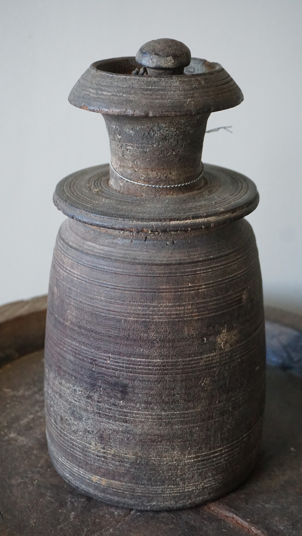 Hoffz Nepalese Houten Kruik/Pot | H28 x D12 cm