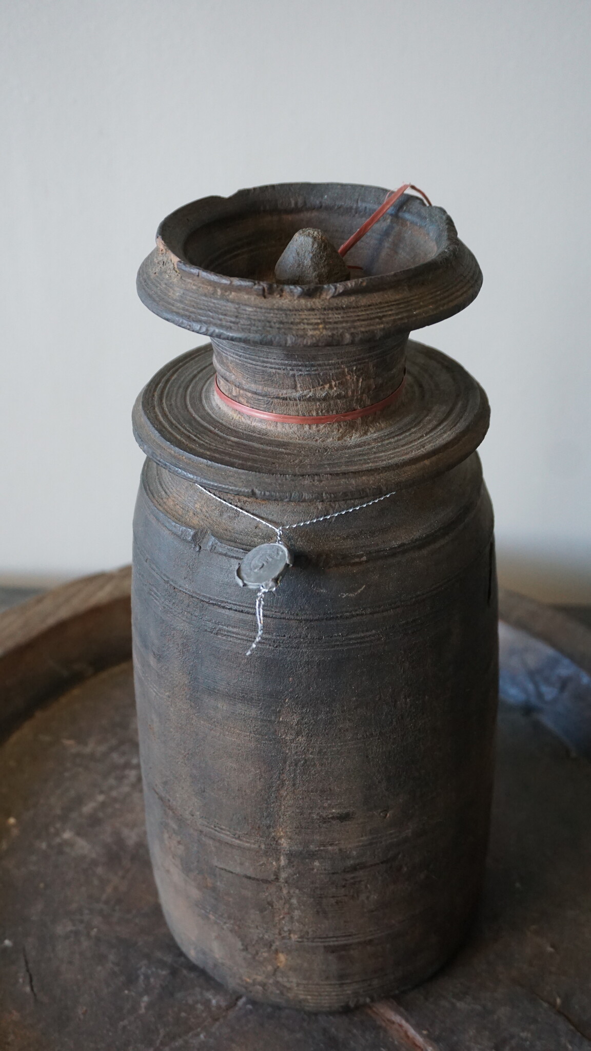 Hoffz Nepalese Houten Kruik/Pot | H31 x D14 cm