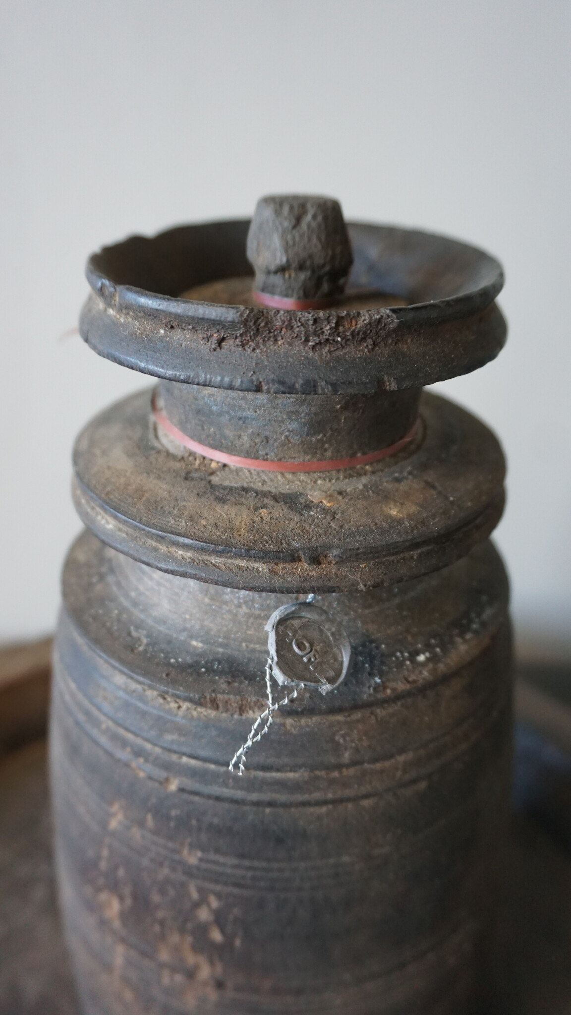 Hoffz Nepalese Houten Pot/Kruik | H28 x D13 cm