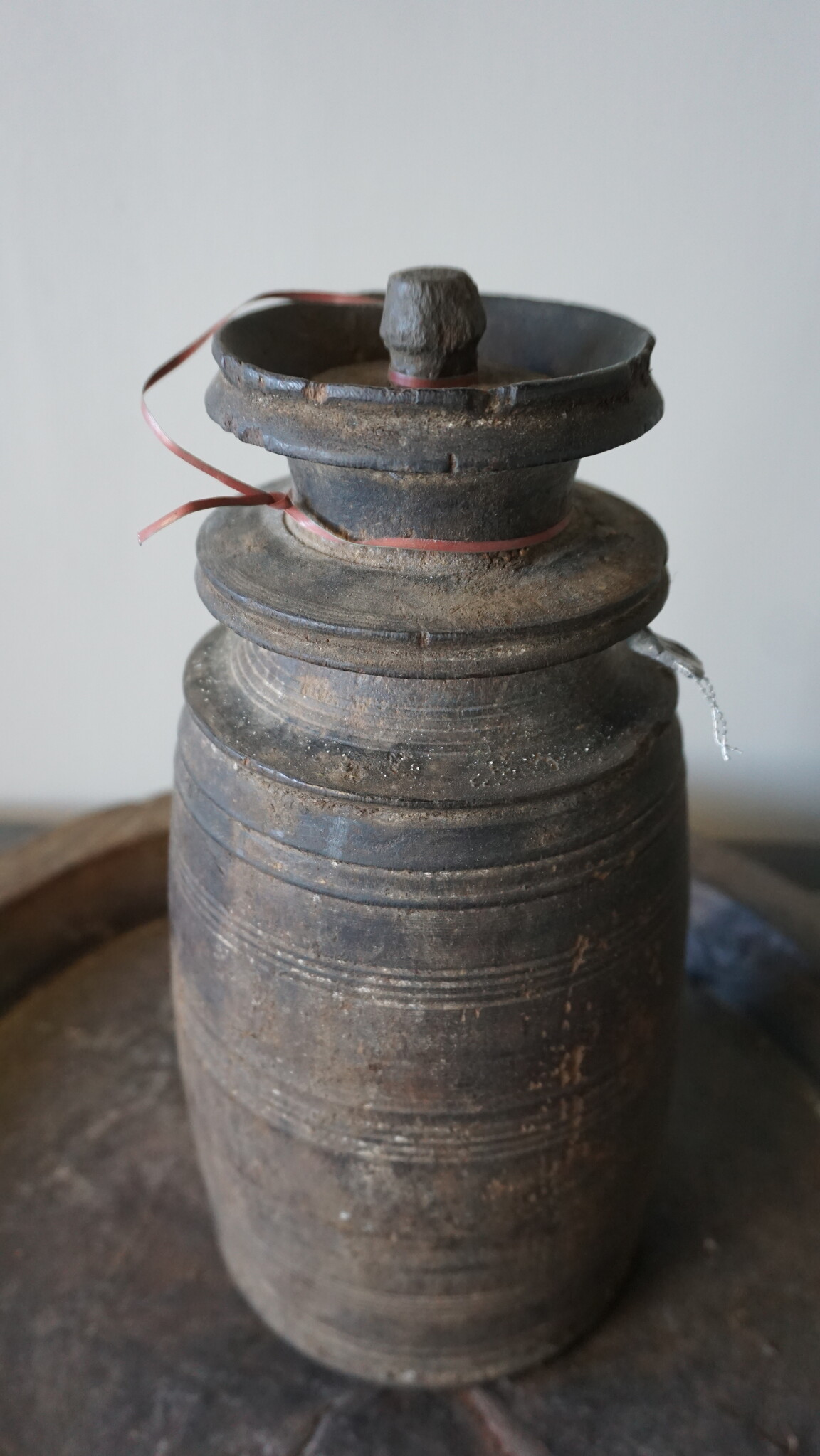 Hoffz Nepalese Houten Pot/Kruik | H28 x D13 cm
