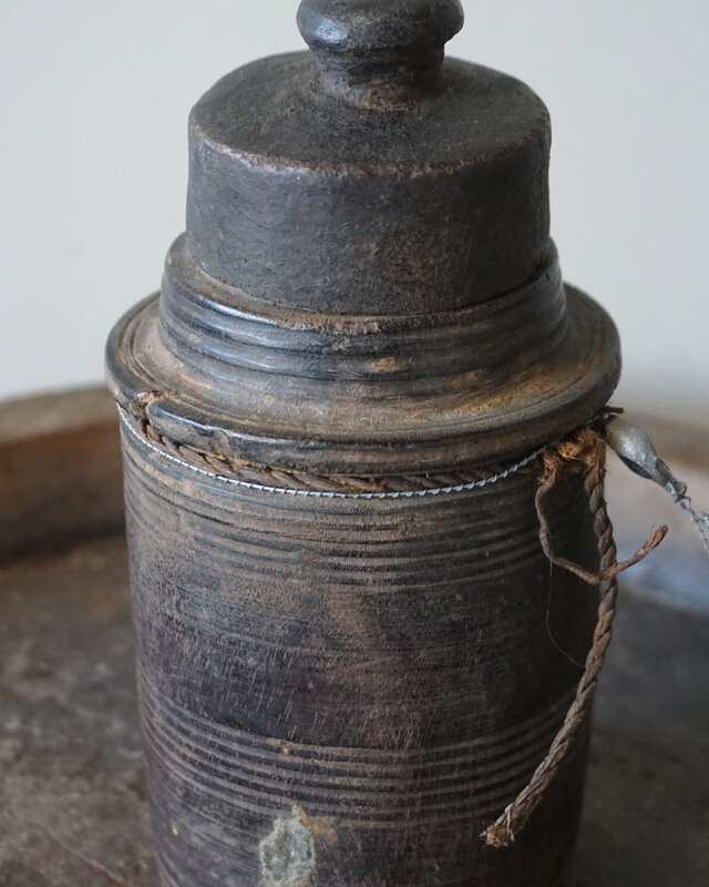 Hoffz Nepalese Houten Kruik/Pot | H20 x D10 cm