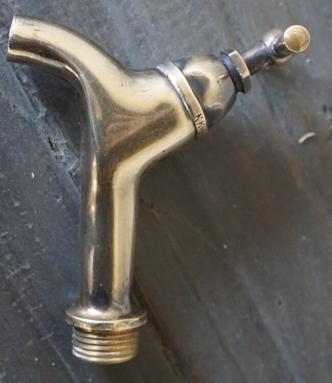 Rene Houtman Maastricht | Messing Gepatineerd Tapkraan | Koud Water Muur