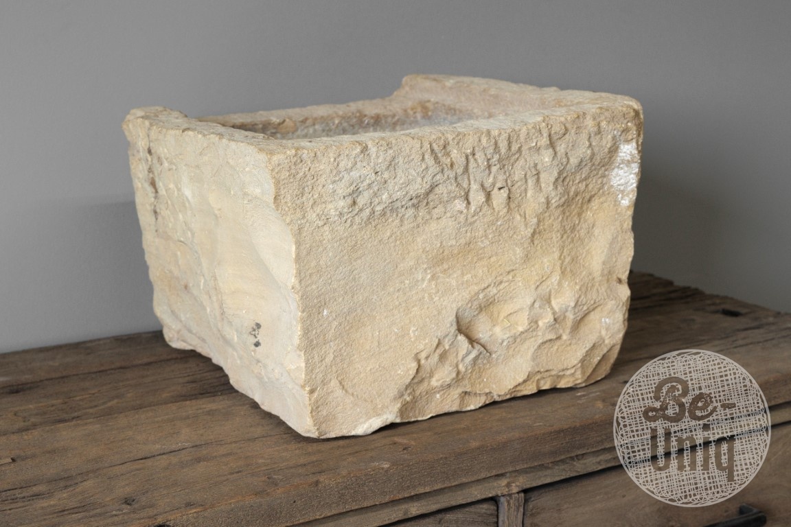 Be-Uniq Antieke Wasbak | India | H29 x B40 x D40 cm