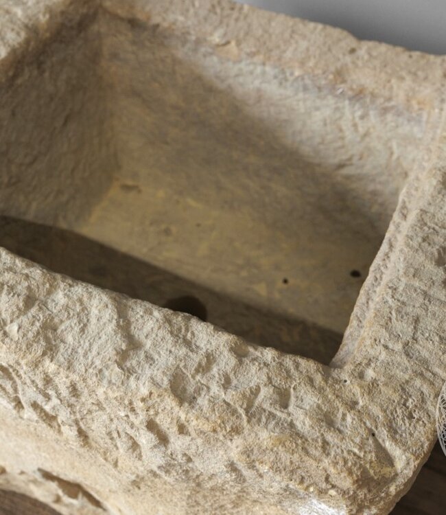 Be-Uniq Antieke Wasbak | India | H29 x B40 x D40 cm