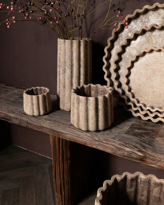 PTMD Jaydean Grey cement pot met geribbelde structuur rond XXL.