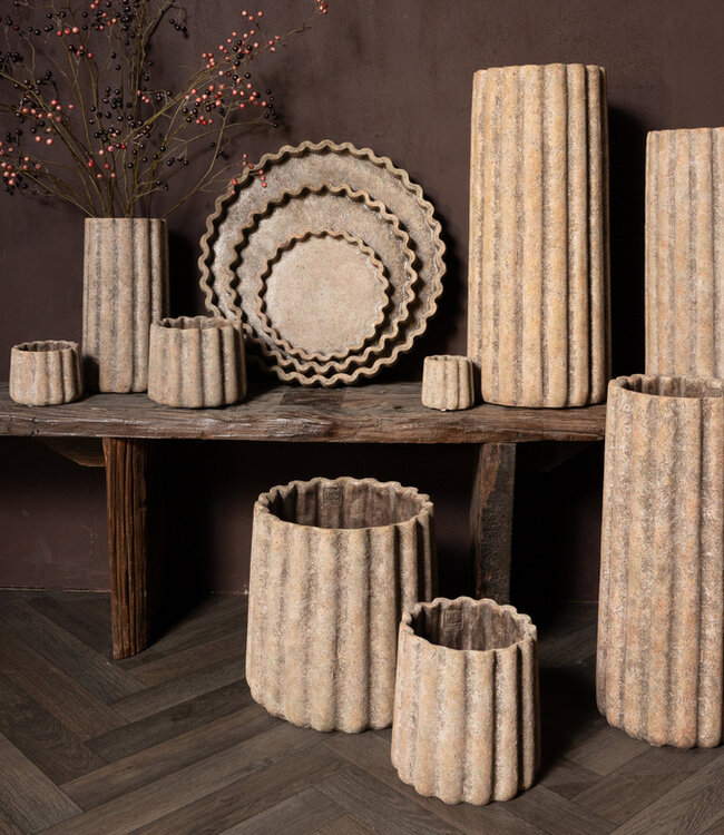 PTMD Jaydean Grey cement pot met geribbelde structuur rond XXL.