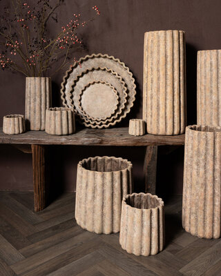 PTMD Jaydean Grey cement pot met geribbelde structuur hoog L