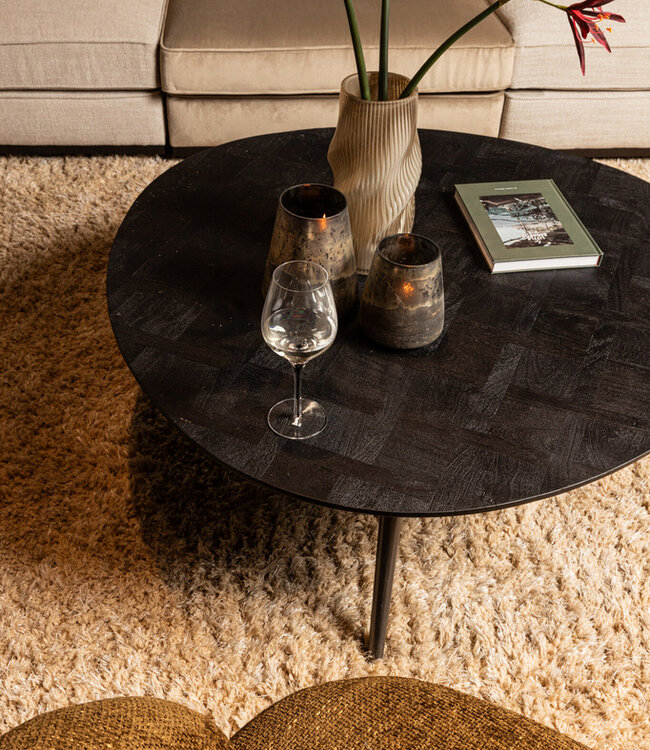 PTMD Fieron Zwarte houten salontafel organisch rond.