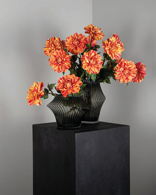 PTMD Dahlia bloem rood/gele dahlia spray met bladeren
