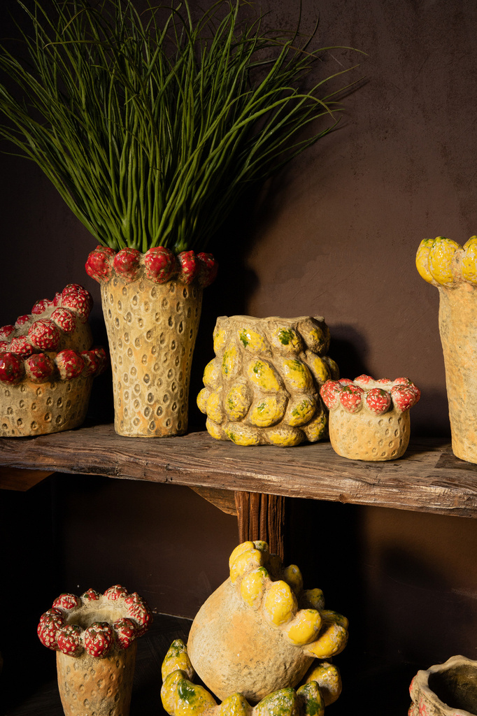 PTMD Fruitige Rode ronde terrapot aardbeien hoog M