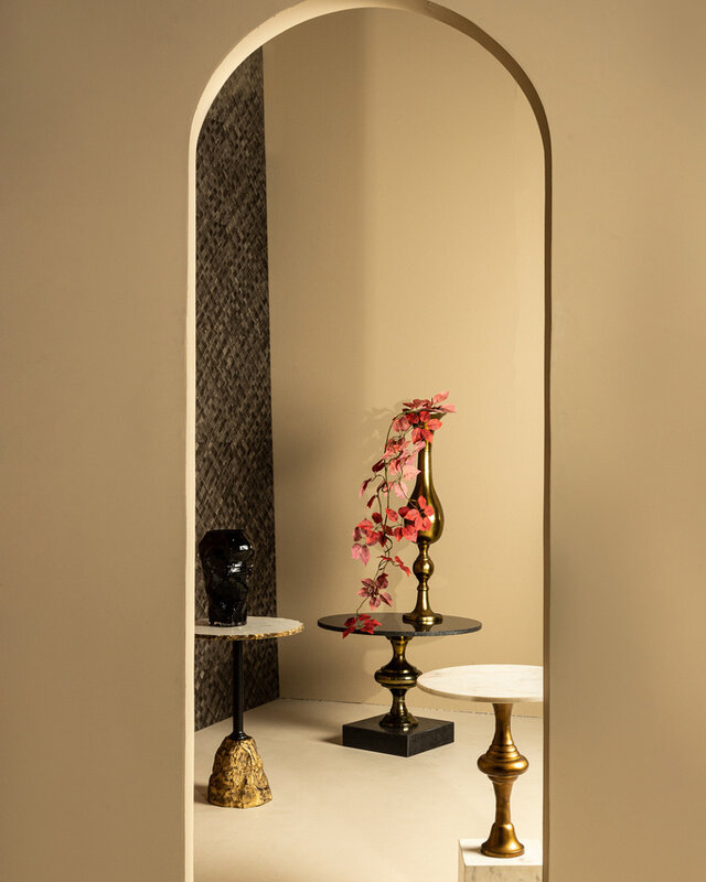 PTMD Alano Black Marble salontafel met tafelpoot van aluminium goud.