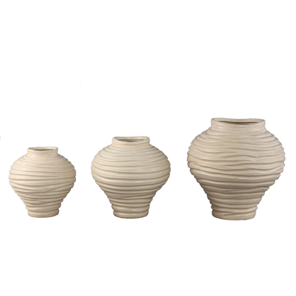 PTMD Mickie Beige ronde bolvormige keramische vaas geribbeld L