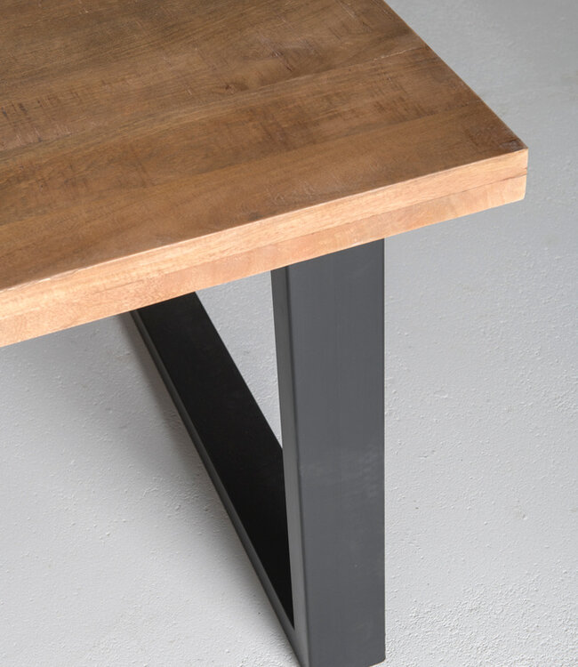 Brix Sturdy Eetkamertafel Mangohout H76xB160xD90 cm