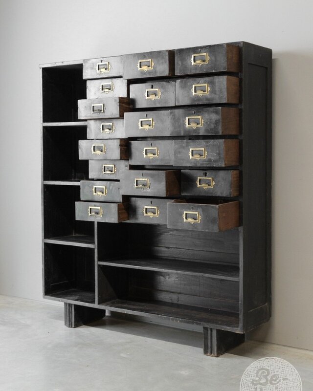 Be-Uniq Oude Ladekast | India | H152 x B133 x D30 cm