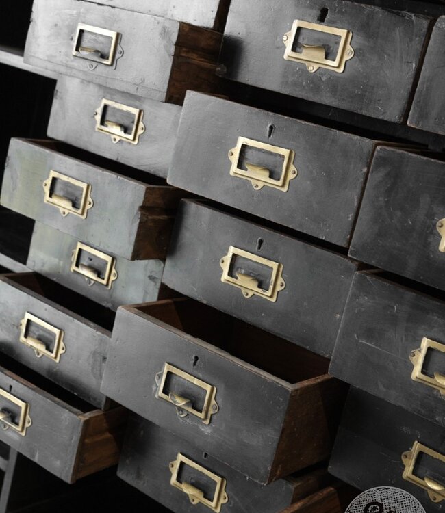 Be-Uniq Oude Ladekast | India | H152 x B133 x D30 cm