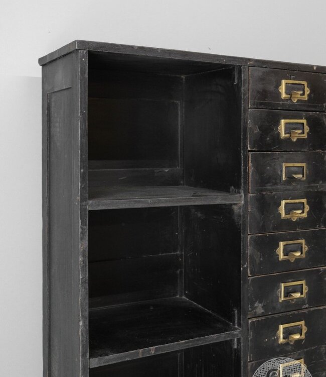 Be-Uniq Oude Ladekast | India | H152 x B133 x D30 cm