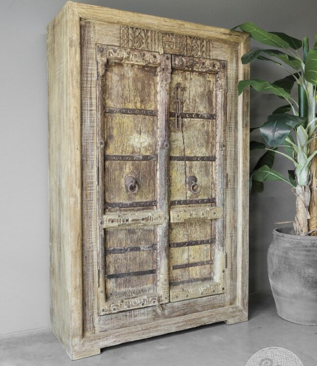 Be-Uniq Oude Kast | India | H196 x B130 x D48 cm