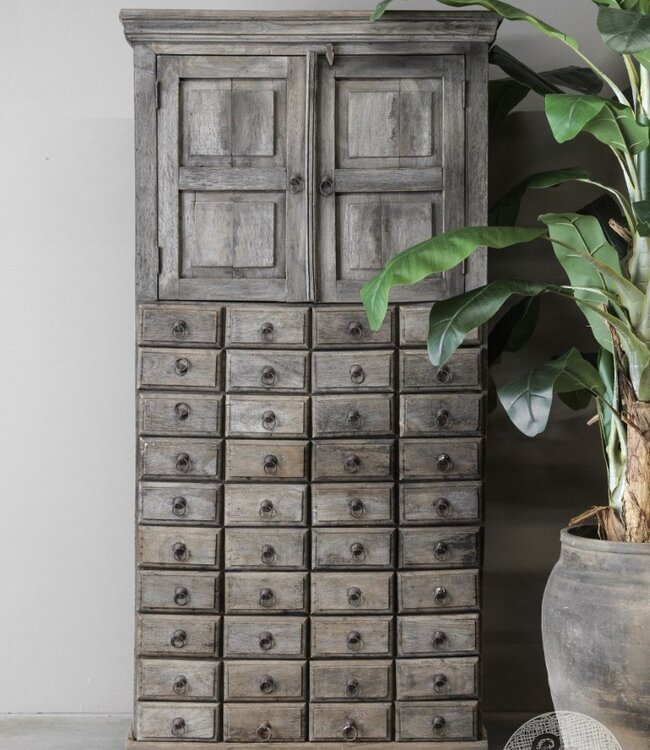 Be-Uniq Oude Ladekast | Verweerd | H190xB94xD33 cm