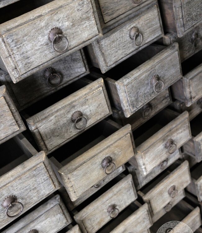 Be-Uniq Oude Ladekast | Verweerd | H190xB94xD33 cm