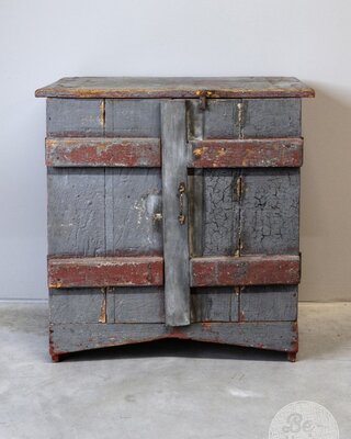 Be-Uniq Oud Industrieel Kastje | India | H79xB70xD43 cm